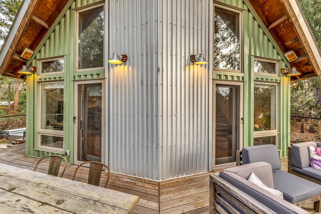 26620 Crestview Drive, Idyllwild, CA 92549