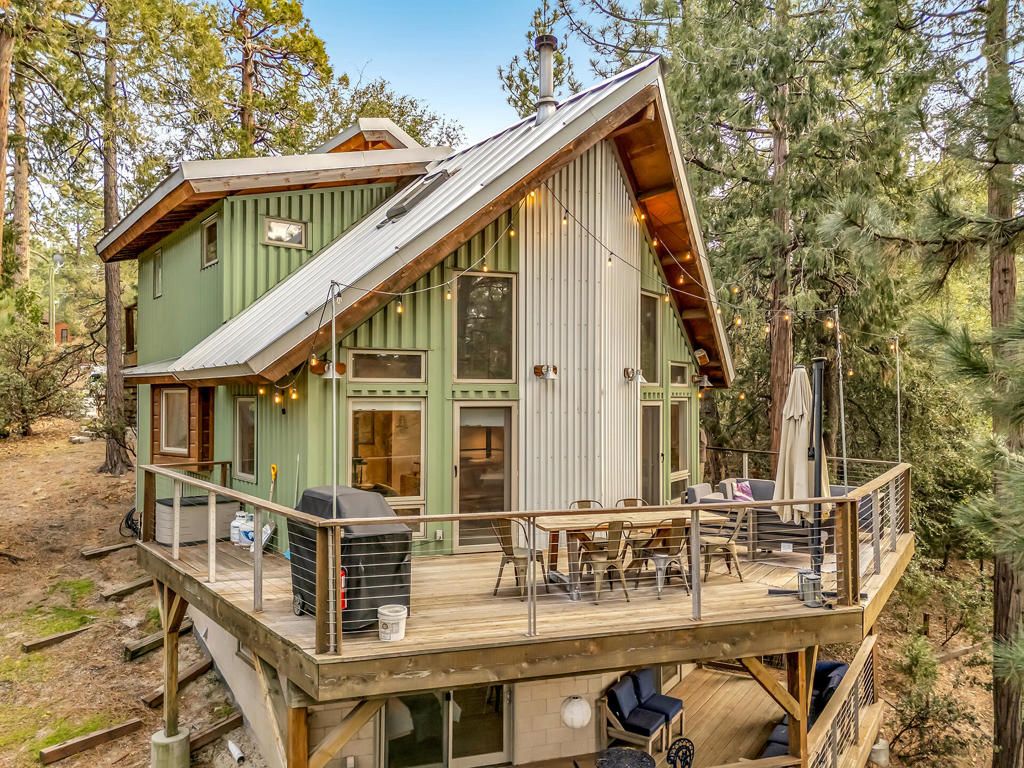 26620 Crestview Drive, Idyllwild, CA 92549
