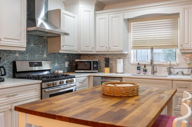 327 Dartmouth Drive, Lake Worth Beach, FL 33460