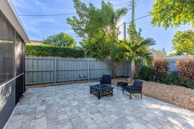 327 Dartmouth Drive, Lake Worth Beach, FL 33460