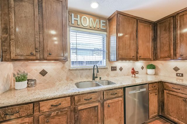 11935 Belle Court, Pinehurst, TX 77362