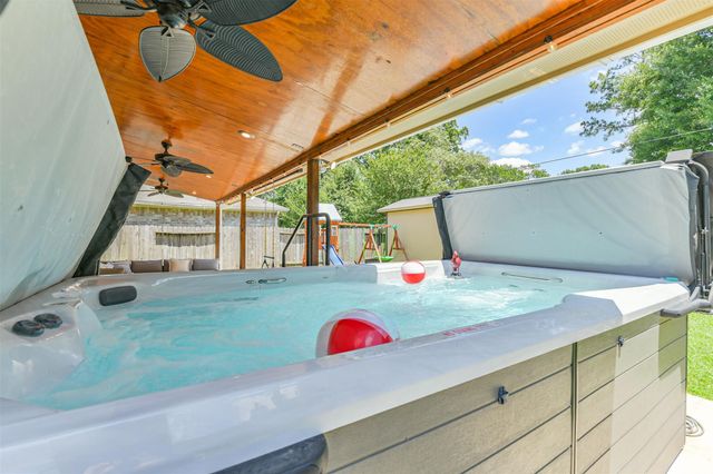 11935 Belle Court, Pinehurst, TX 77362