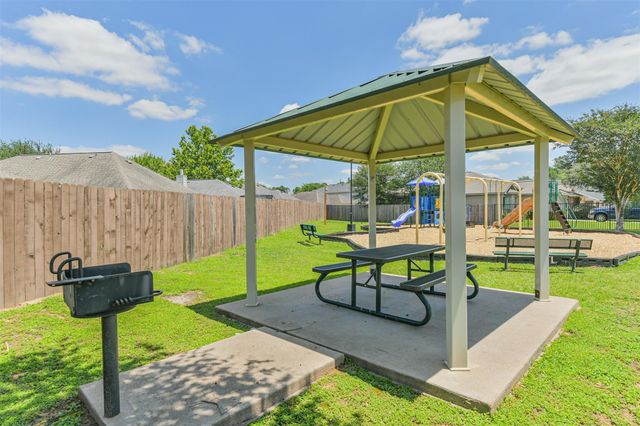 11935 Belle Court, Pinehurst, TX 77362