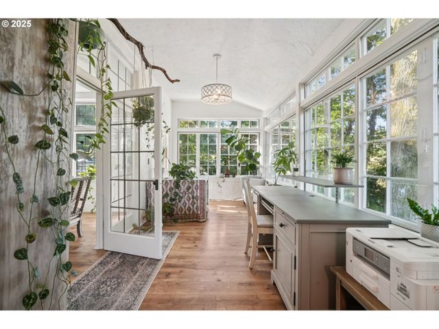 3045 Sw GASTON Ave, Portland, OR 97239