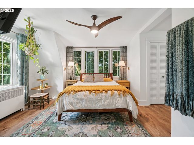 3045 Sw GASTON Ave, Portland, OR 97239