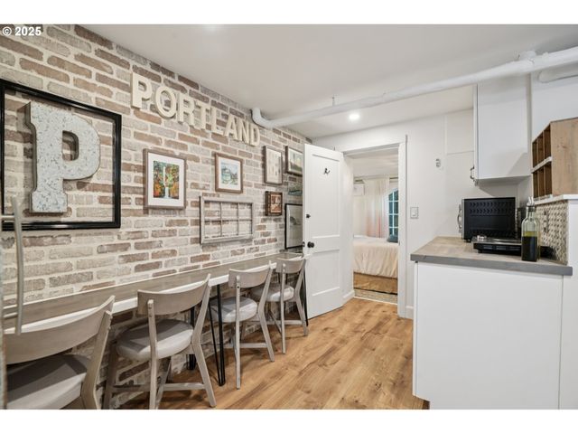 3045 Sw GASTON Ave, Portland, OR 97239