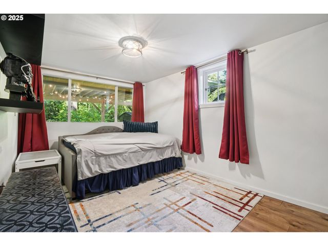 3045 Sw GASTON Ave, Portland, OR 97239