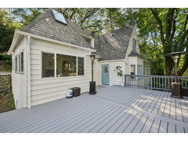 3045 Sw GASTON Ave, Portland, OR 97239