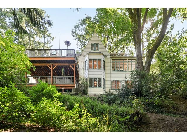 3045 Sw GASTON Ave, Portland, OR 97239