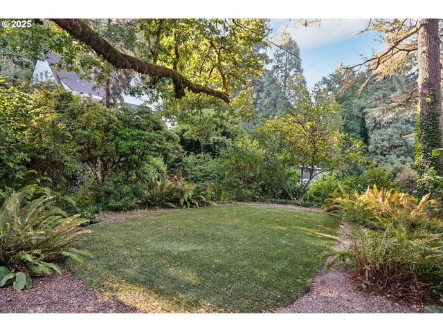 3045 Sw GASTON Ave, Portland, OR 97239