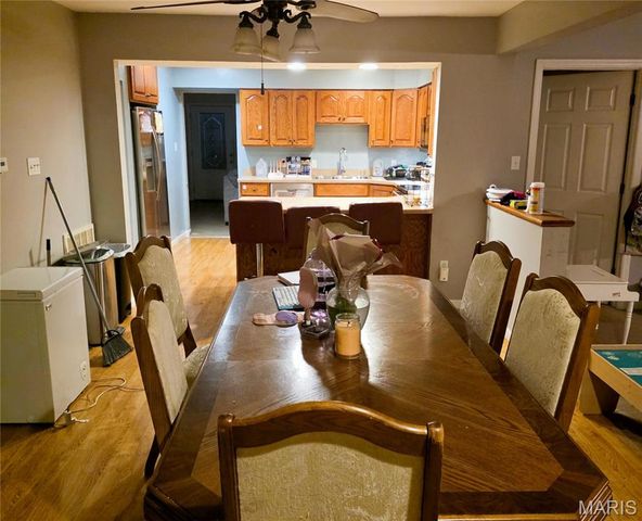 6702 Flowervale Drive, Hazelwood, MO 63042