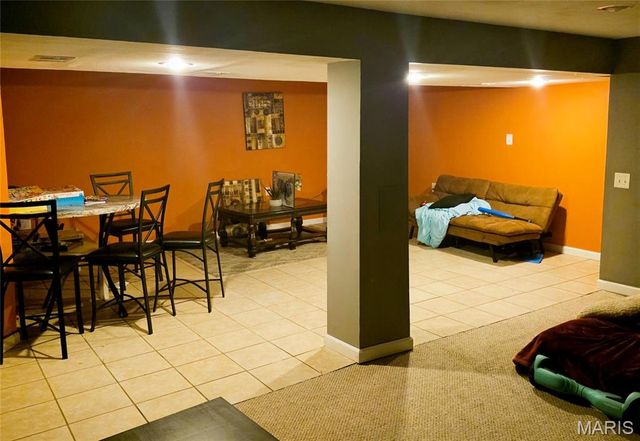 6702 Flowervale Drive, Hazelwood, MO 63042