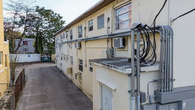 1736 NW 19th Street, Miami, FL 33125