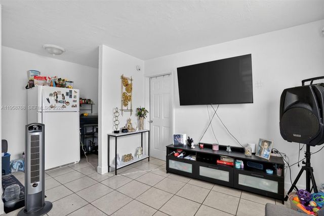 1736 NW 19th Street, Miami, FL 33125