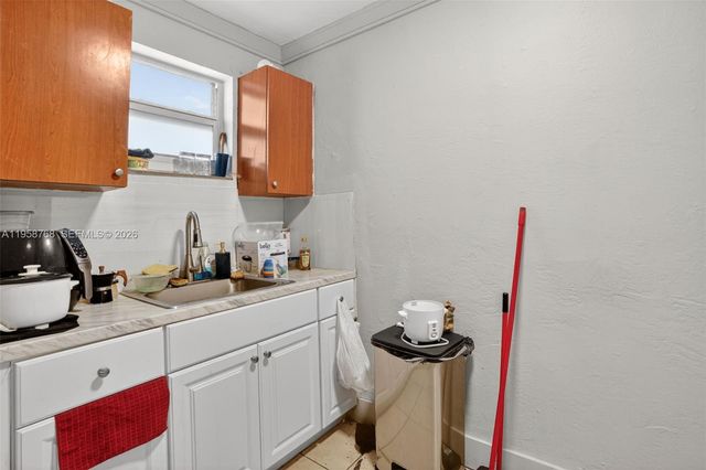 1736 NW 19th Street, Miami, FL 33125