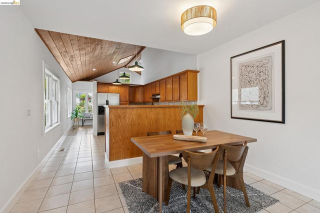 5360 James Ave, Oakland, CA 94618