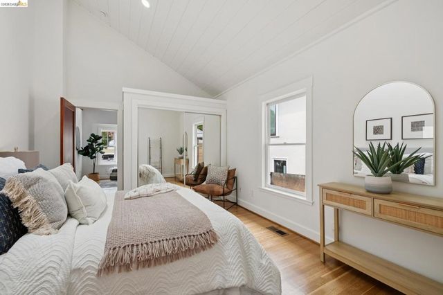 5360 James Ave, Oakland, CA 94618