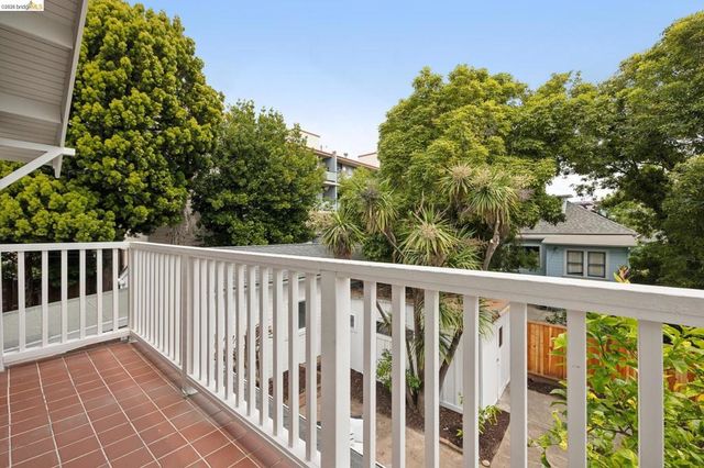 5360 James Ave, Oakland, CA 94618