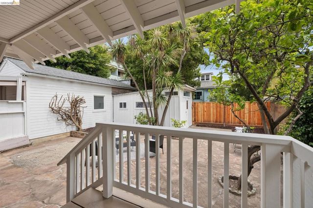 5360 James Ave, Oakland, CA 94618