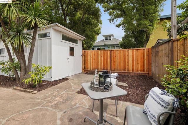 5360 James Ave, Oakland, CA 94618