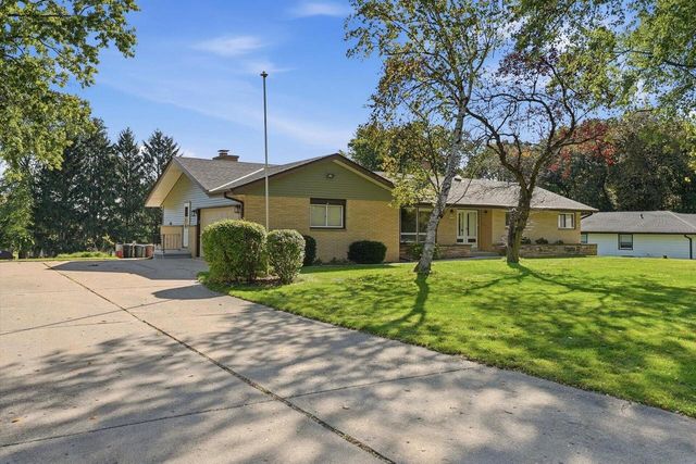 W215N10122 Hickory DRIVE, Colgate, WI 53017