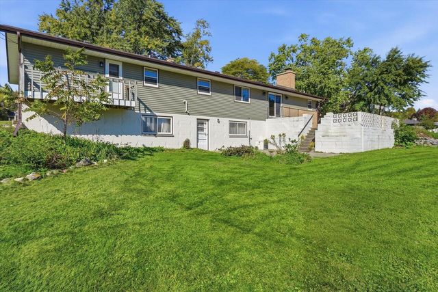 W215N10122 Hickory DRIVE, Colgate, WI 53017