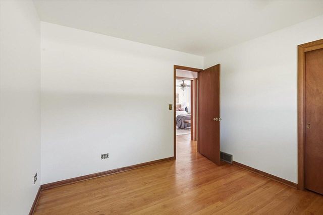 W215N10122 Hickory DRIVE, Colgate, WI 53017