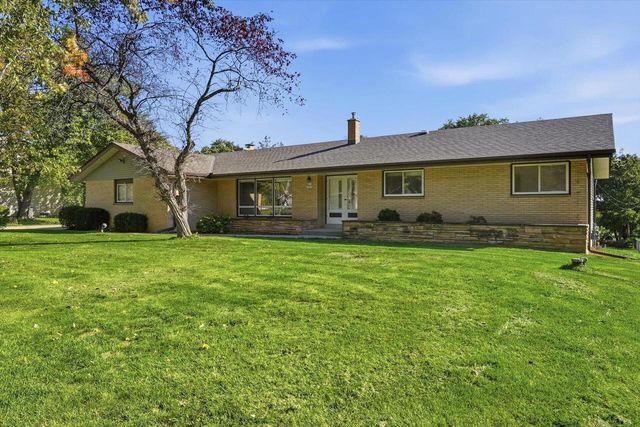 W215N10122 Hickory DRIVE, Colgate, WI 53017