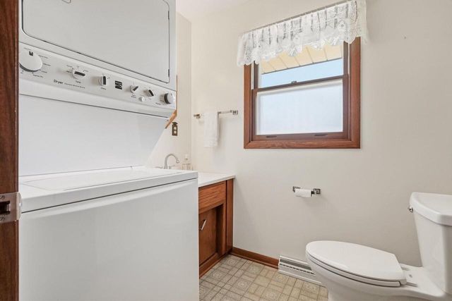 W215N10122 Hickory DRIVE, Colgate, WI 53017