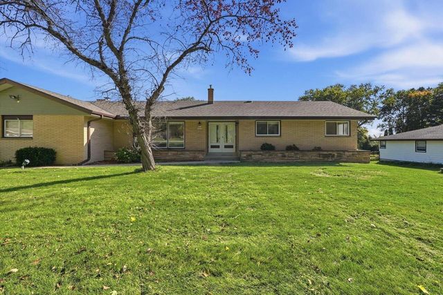 W215N10122 Hickory DRIVE, Colgate, WI 53017