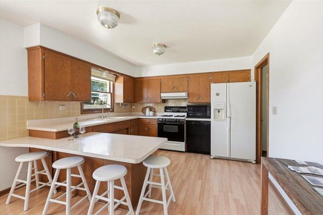 W215N10122 Hickory DRIVE, Colgate, WI 53017
