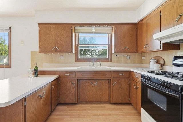 W215N10122 Hickory DRIVE, Colgate, WI 53017