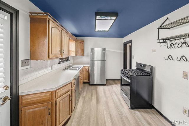 121 N 49th Street, Belleville, IL 62226