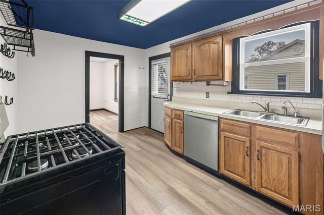 121 N 49th Street, Belleville, IL 62226