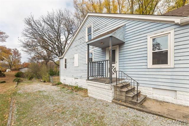 121 N 49th Street, Belleville, IL 62226