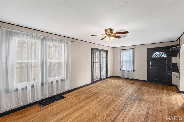 121 N 49th Street, Belleville, IL 62226