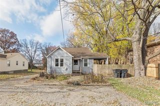 121 N 49th Street, Belleville, IL 62226