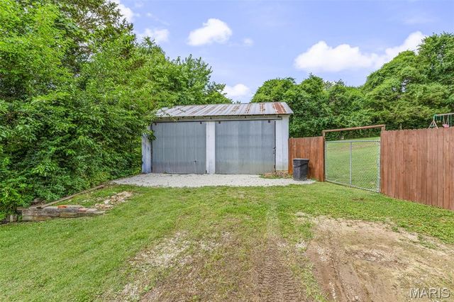 105 Meadow Lane, Festus, MO 63028