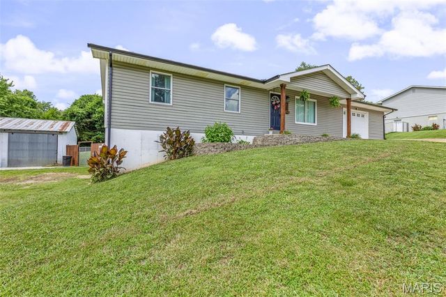 105 Meadow Lane, Festus, MO 63028