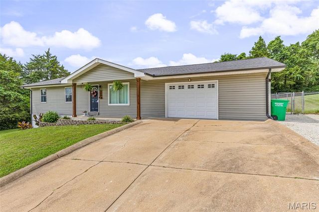 105 Meadow Lane, Festus, MO 63028