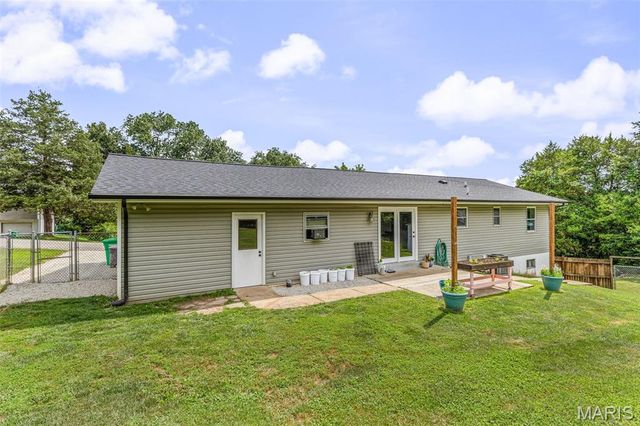 105 Meadow Lane, Festus, MO 63028