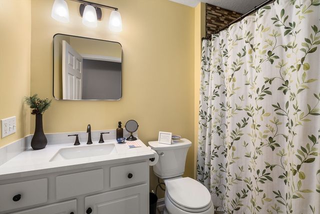 30 Twin Brooks Dr, Easton, MA 02375