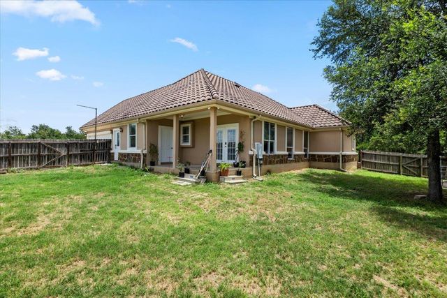 437 Balch RD, Elgin, TX 78621