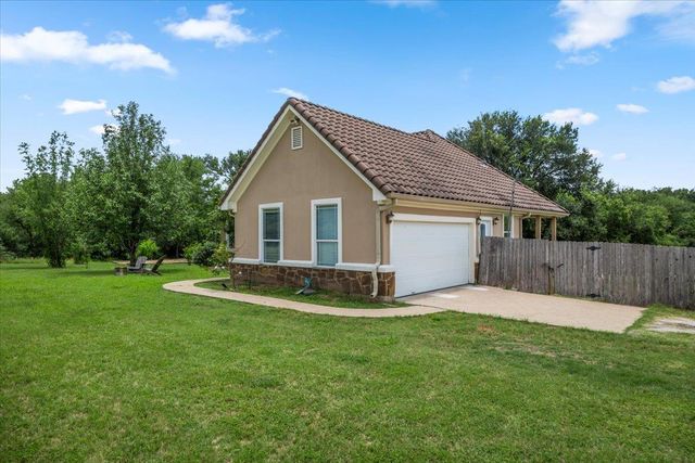 437 Balch RD, Elgin, TX 78621