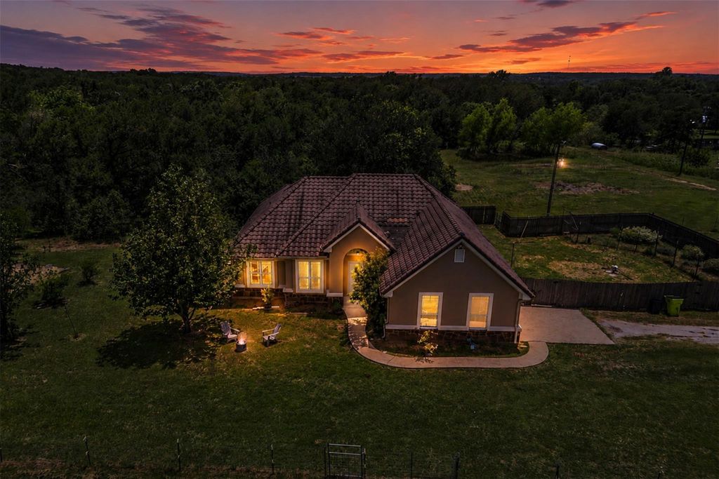 437 Balch RD, Elgin, TX 78621
