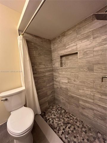 539 Briarwood Cir 2-57, Hollywood, FL 33024