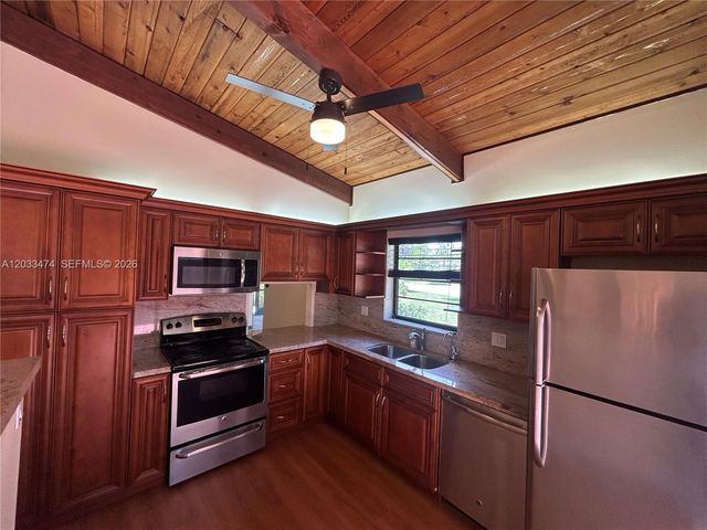 539 Briarwood Cir 2-57, Hollywood, FL 33024