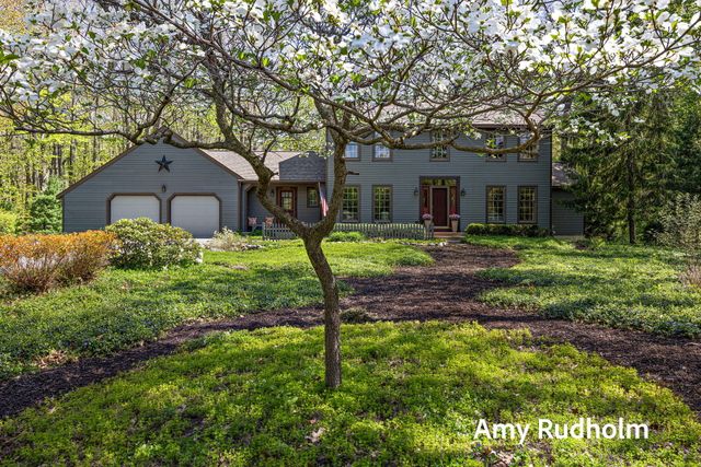 5235 Oakdale Drive, Blendon Twp, MI 49426