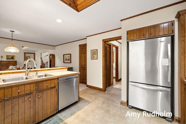 5235 Oakdale Drive, Blendon Twp, MI 49426