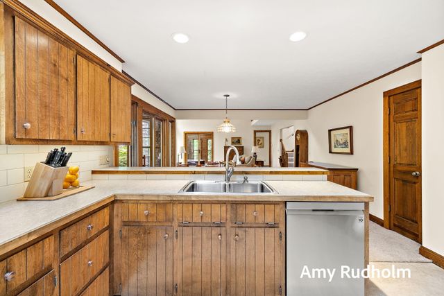 5235 Oakdale Drive, Blendon Twp, MI 49426
